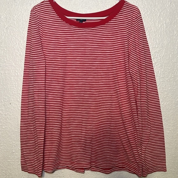 Splendid Red Striped Women's Top with back button size large - Picture 2 of 8